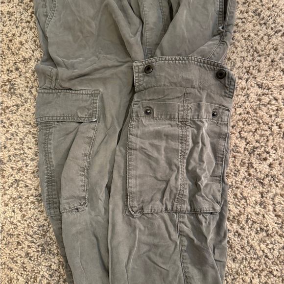 VERY CUTE ABERCROMBIE & FITCH CARGO JOGGER PANTS!! - Picture 5 of 10